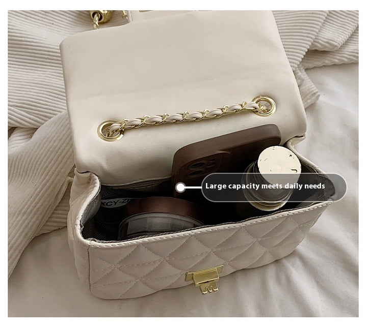 Diamond Pattern Chain Bag